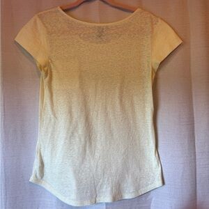 GAP Women's Light yellow Short Sleeve Tee